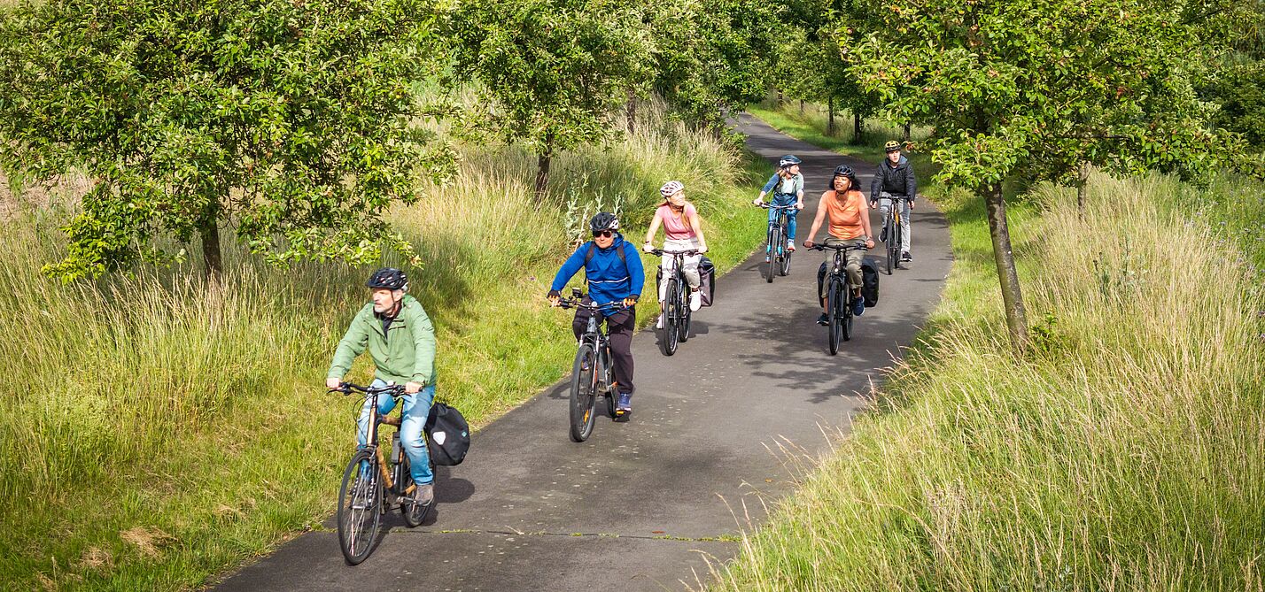 Zertifizierte ADFC-TourGuides sorgen für erlebnisreiche und sichere Radtouren. Zertifizierte ADFC-TourGuides sorgen für erlebnisreiche und sichere Radtouren.